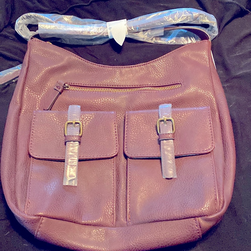 Market and Spruce Pennie multi pocket messenger purse